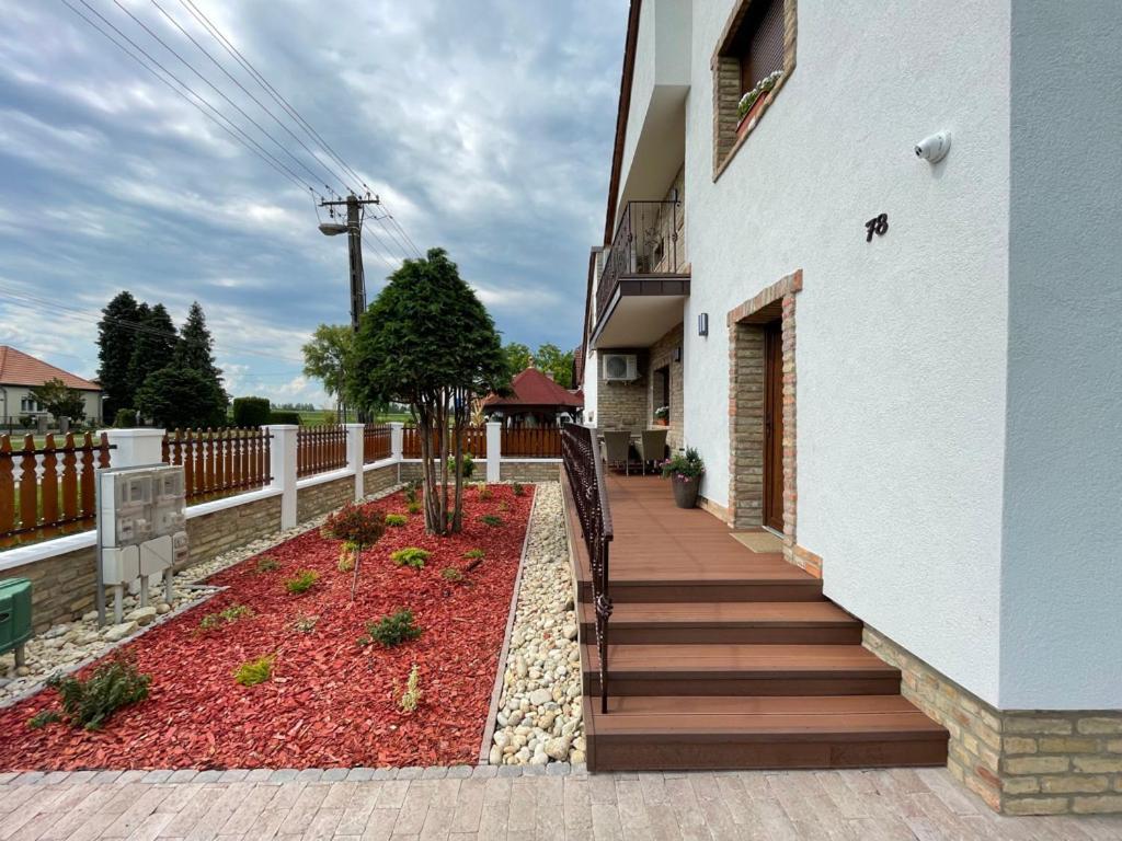 Kukorica Csarda Apartman Balatonujlak Экстерьер фото