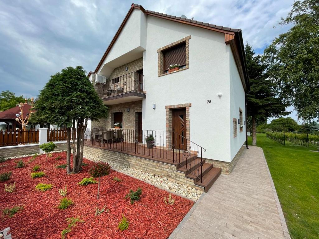 Kukorica Csarda Apartman Balatonujlak Экстерьер фото