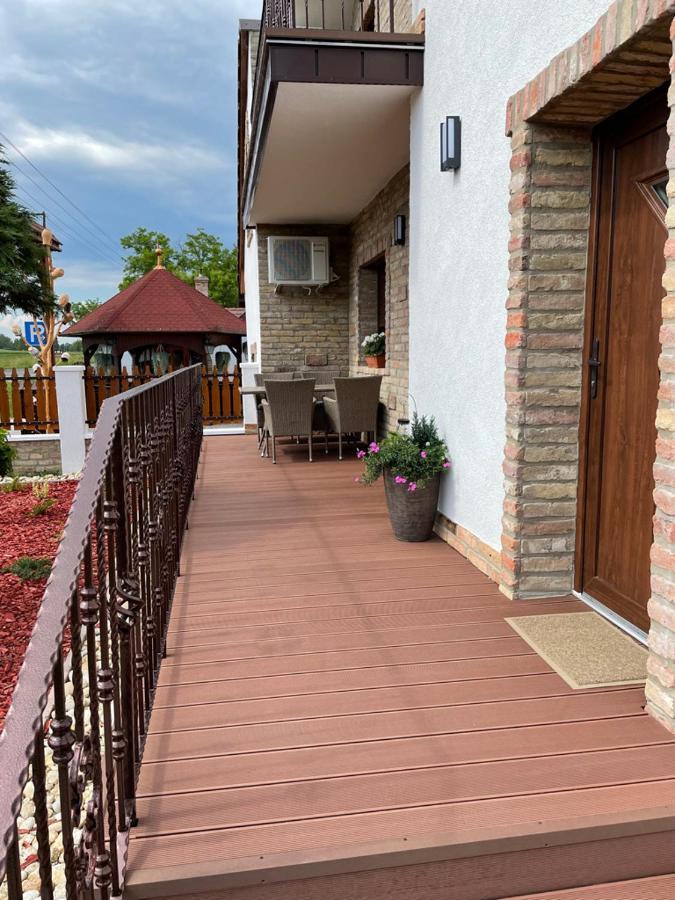 Kukorica Csarda Apartman Balatonujlak Экстерьер фото