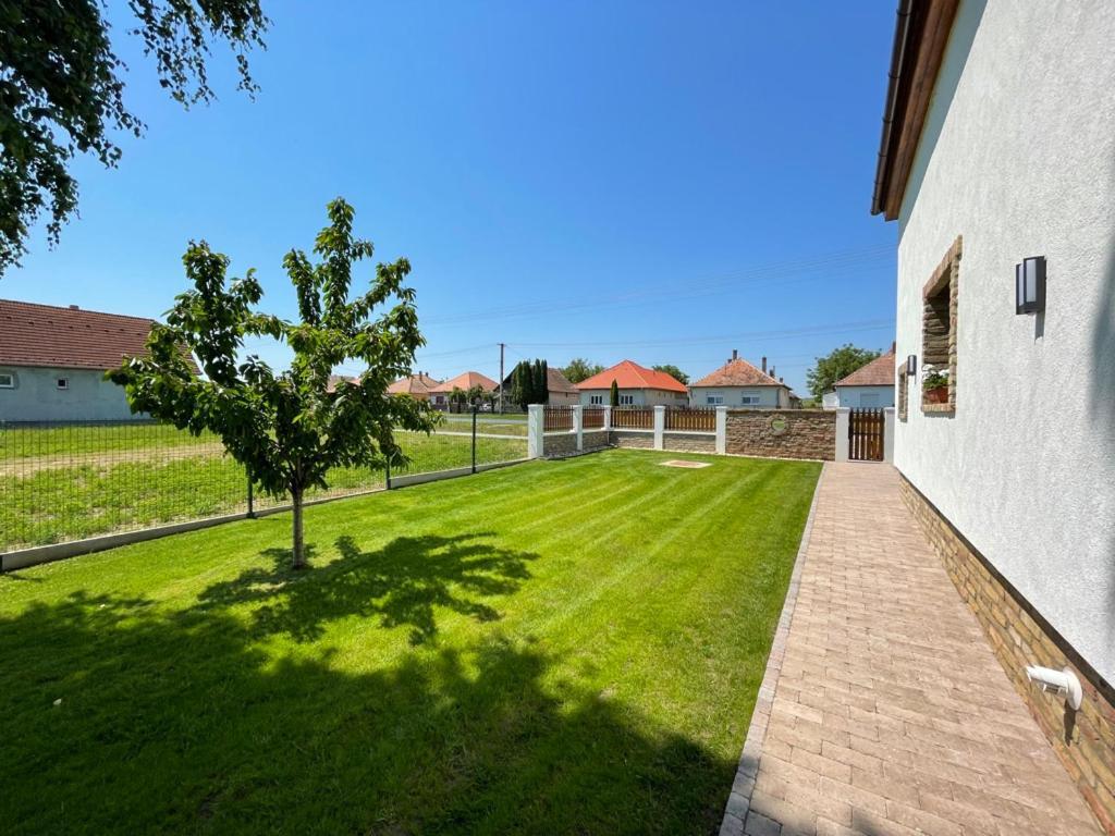 Kukorica Csarda Apartman Balatonujlak Экстерьер фото