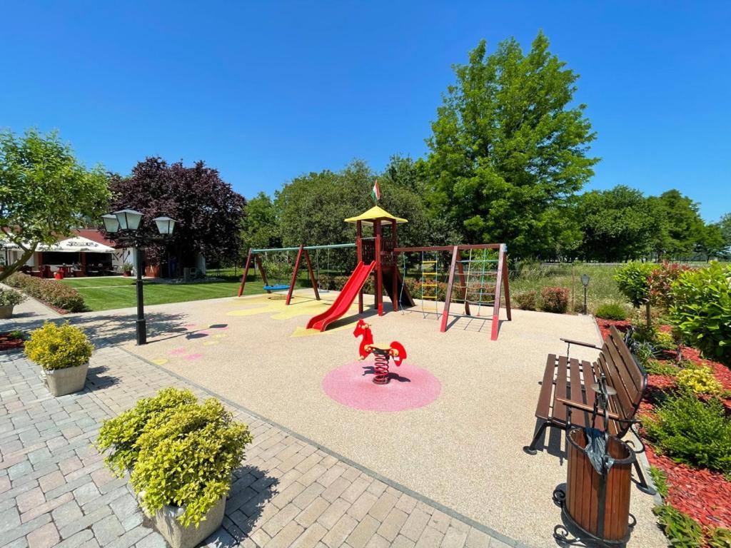 Kukorica Csarda Apartman Balatonujlak Экстерьер фото