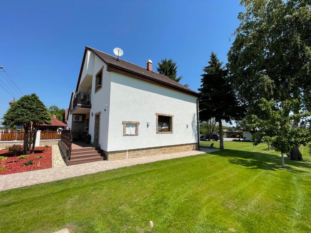 Kukorica Csarda Apartman Balatonujlak Экстерьер фото