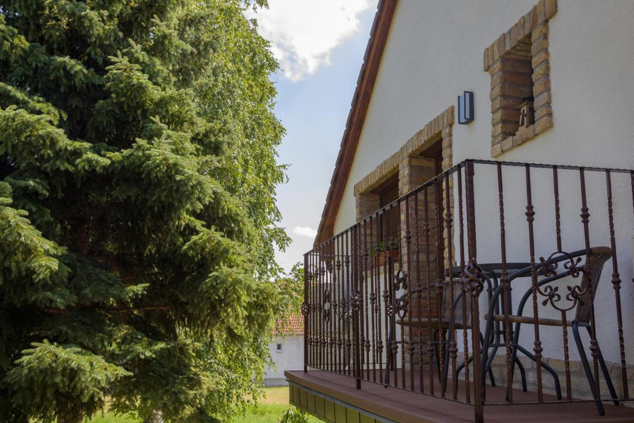 Kukorica Csarda Apartman Balatonujlak Экстерьер фото